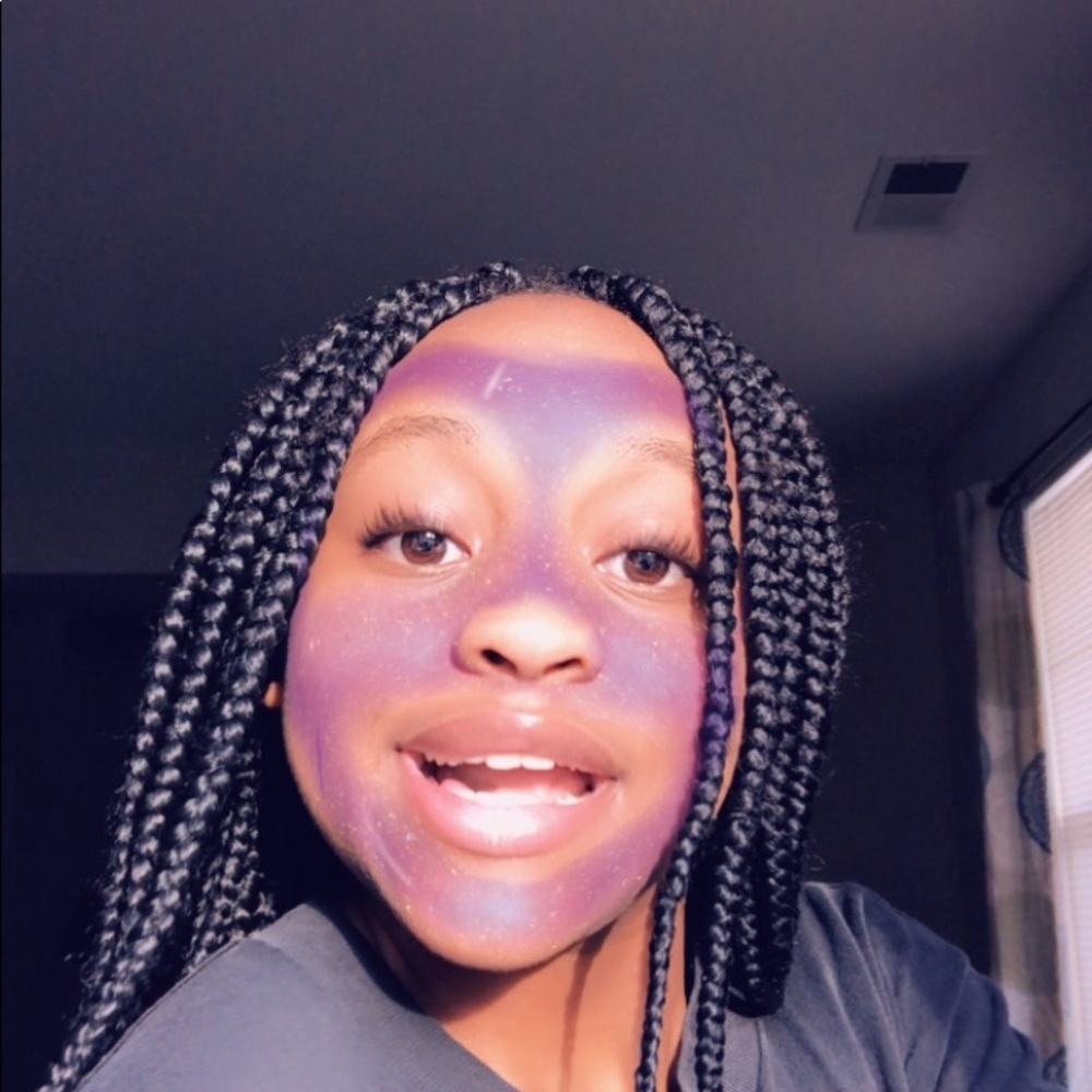 Meet your Posher, Kayla